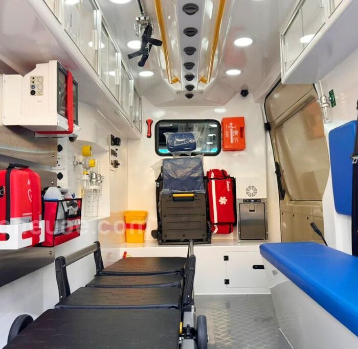 Sprinter ambulance beige 03