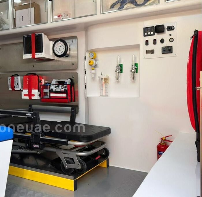 Sprinter ambulance beige 07