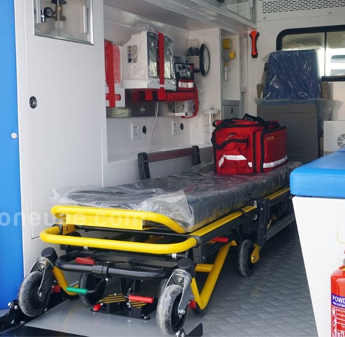 Chevrolet express advance life support ambulance 04