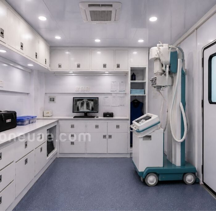 Mobile X-ray unit inside full view